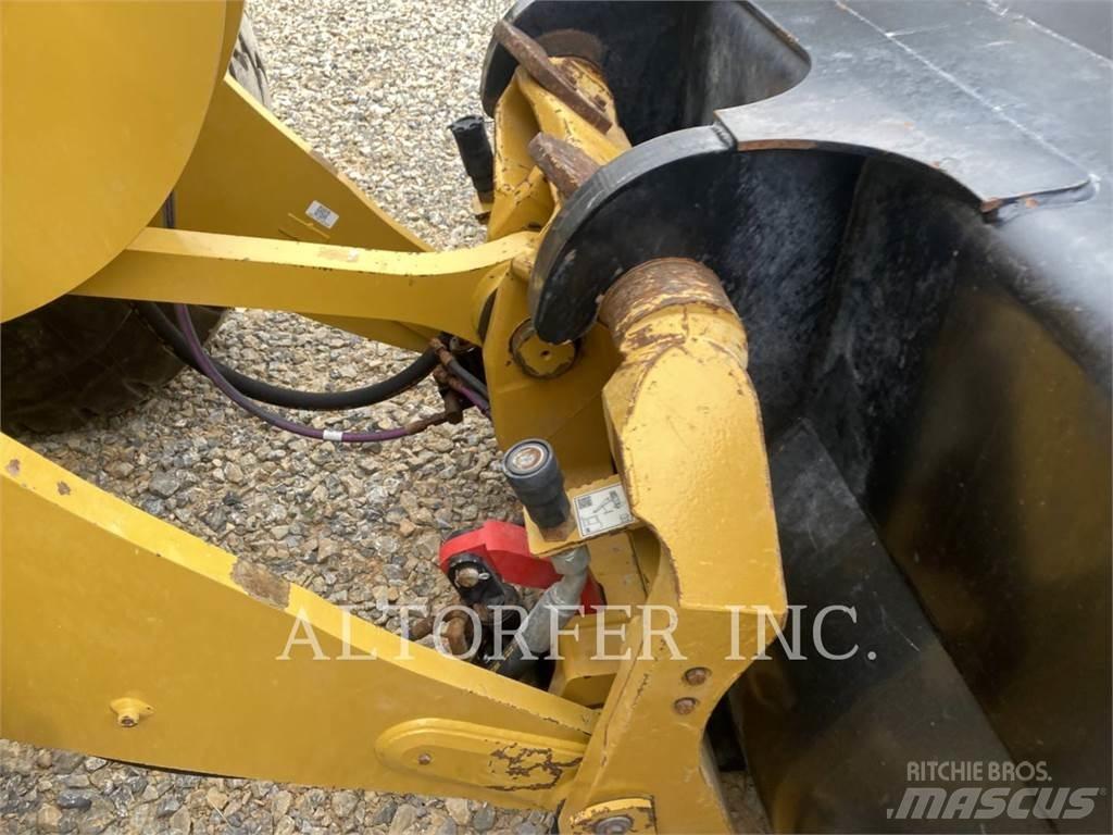 CAT 930M Dozer cingolati