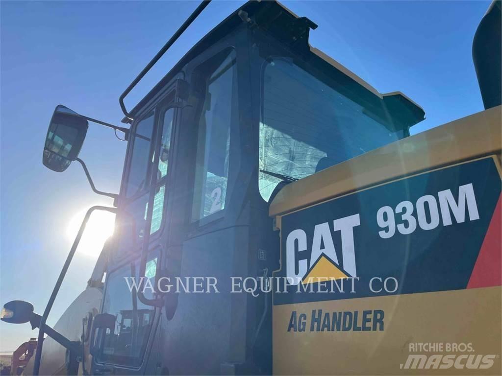CAT 930M Pale gommate