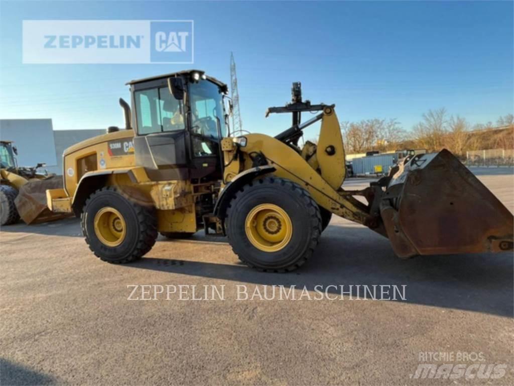 CAT 930M Pale gommate