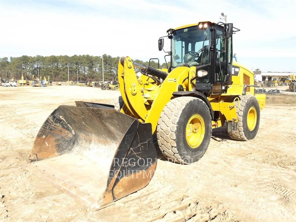 CAT 930M Pale gommate