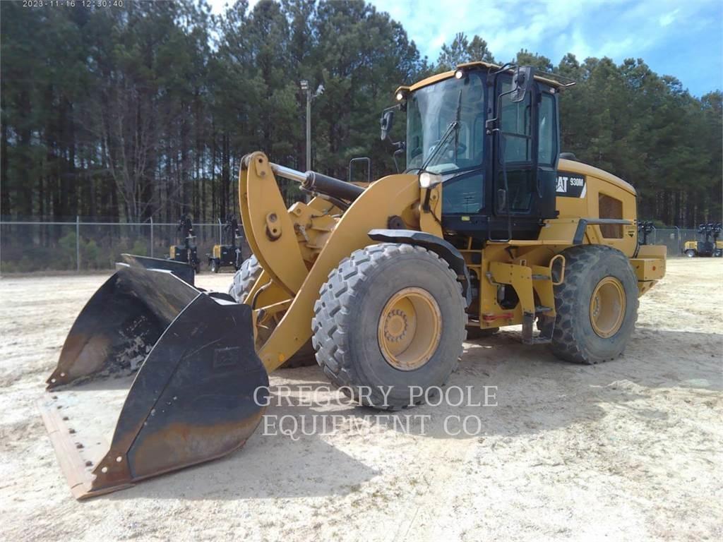 CAT 930M Pale gommate
