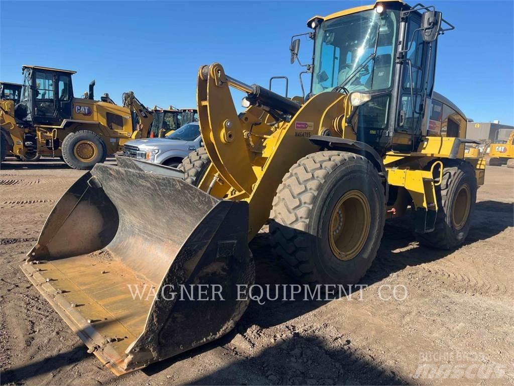 CAT 930M Pale gommate