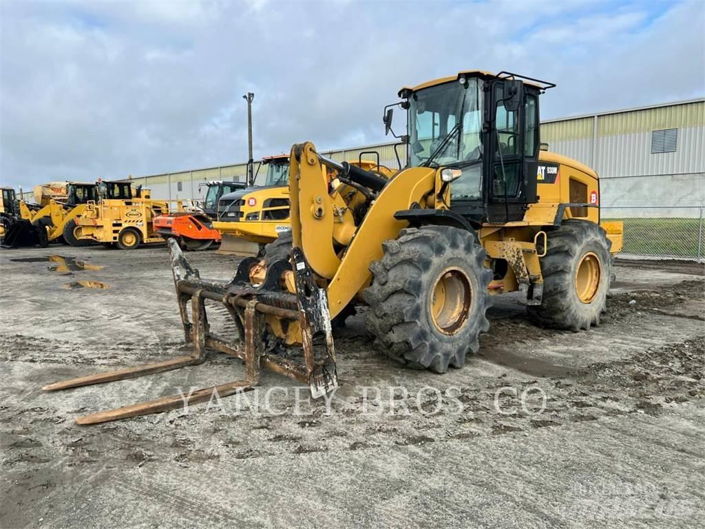 CAT 930M Pale gommate