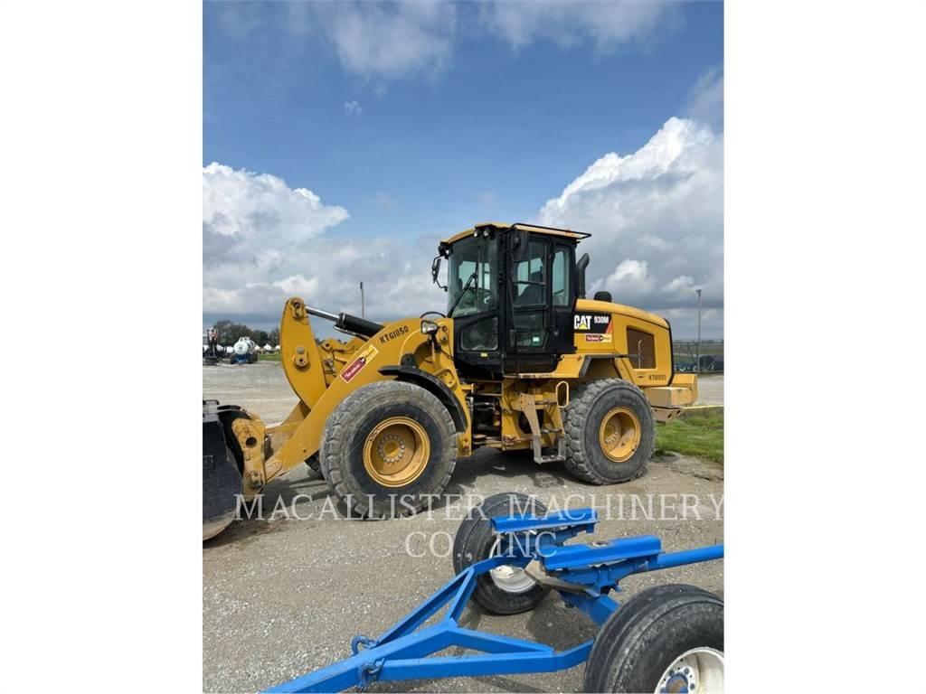 CAT 930M Pale gommate