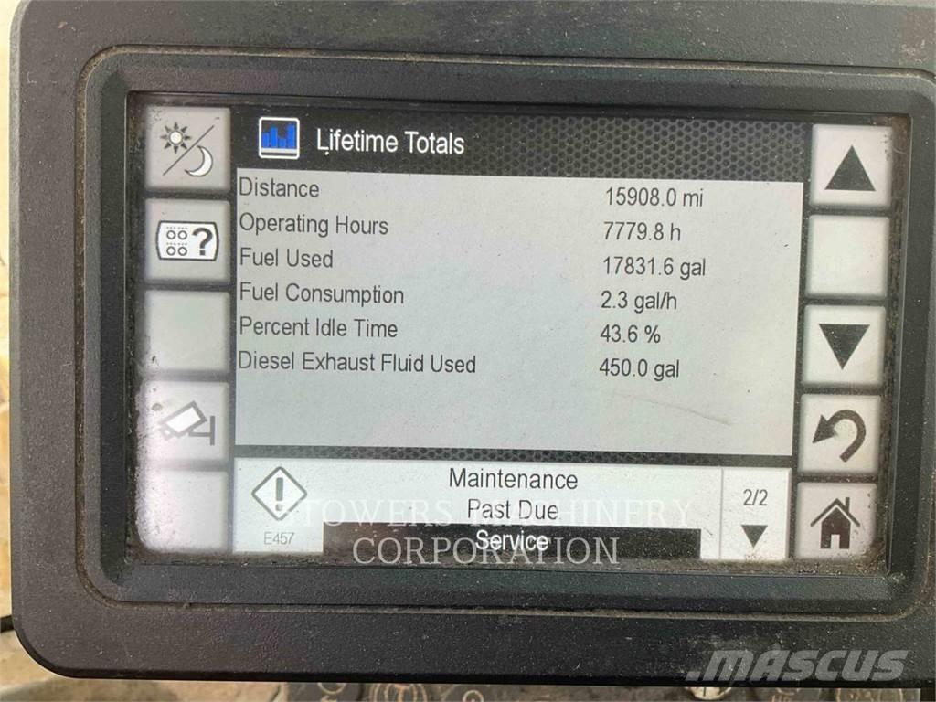 CAT 930M Pale gommate