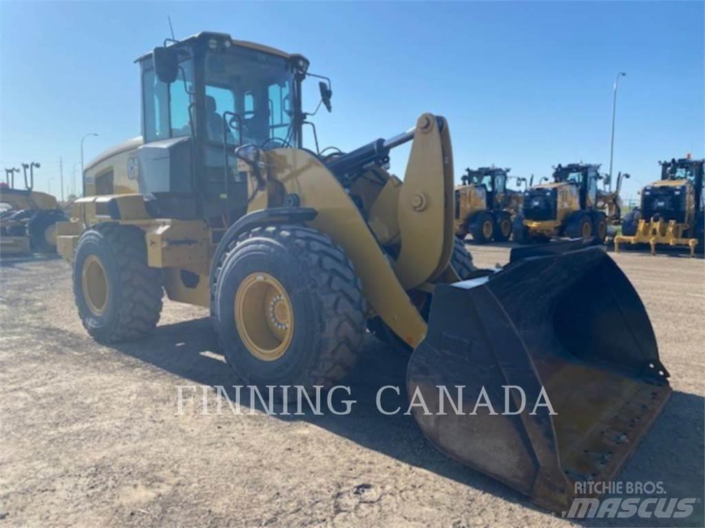 CAT 930M Pale gommate