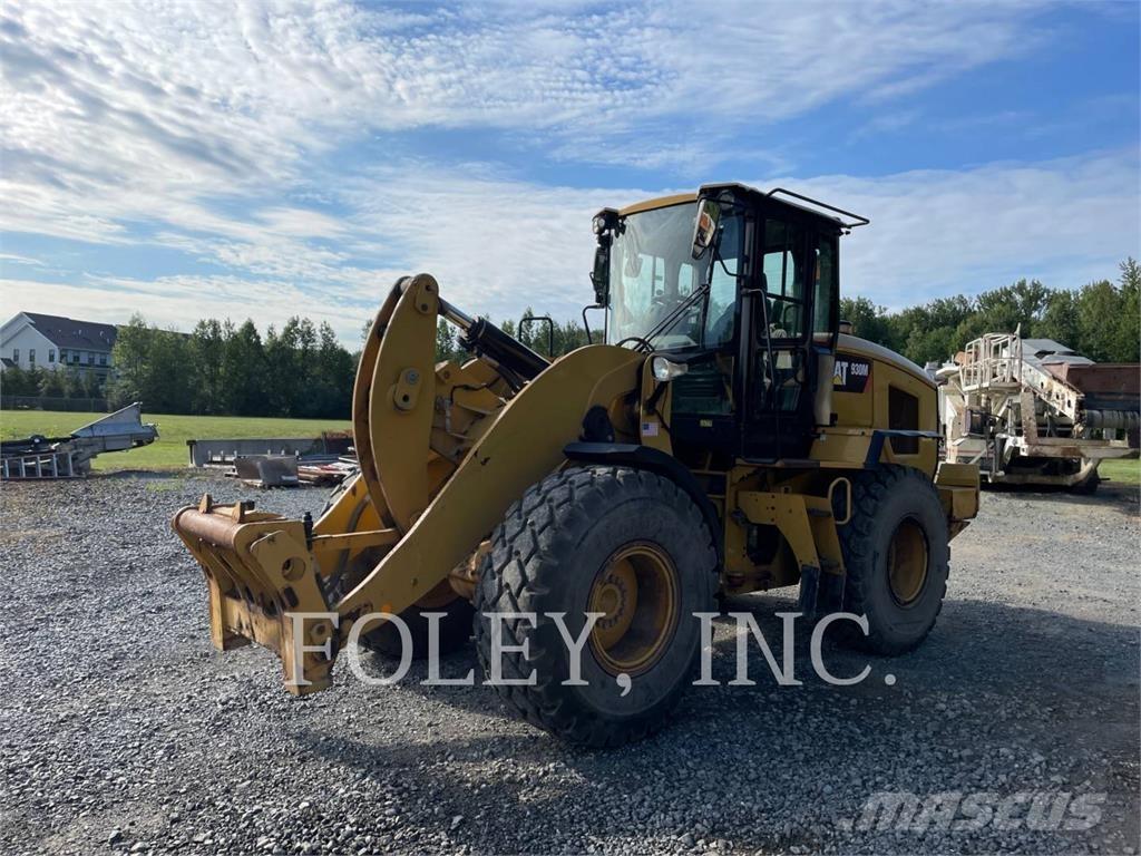 CAT 930M Pale gommate