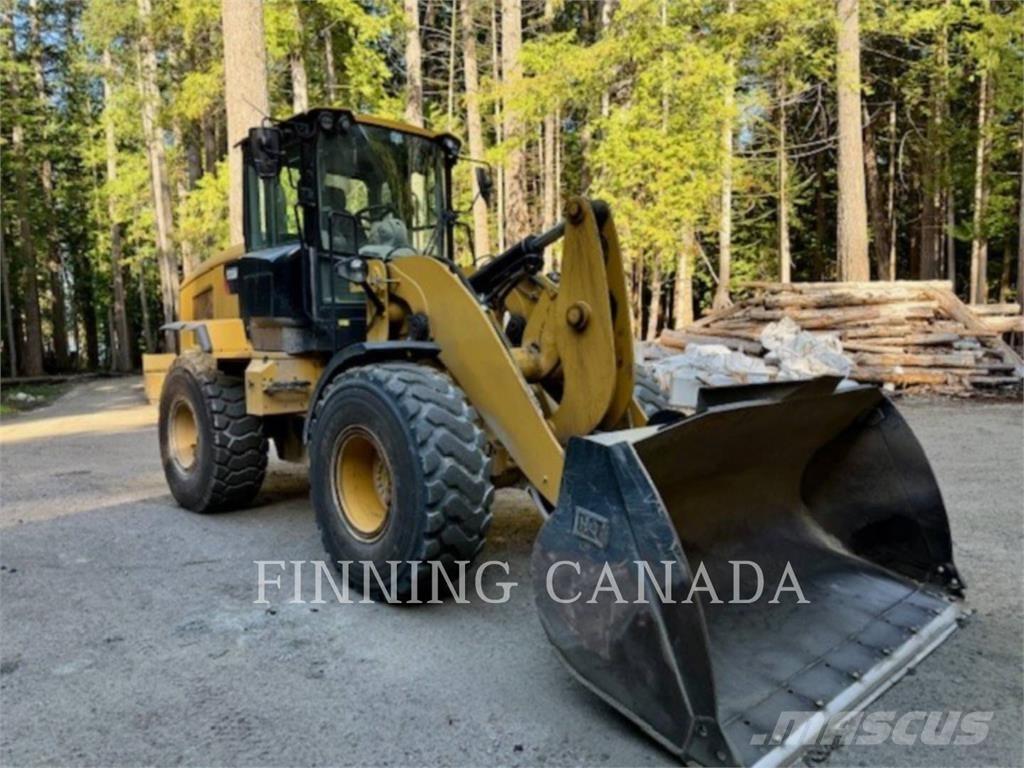 CAT 930M Pale gommate