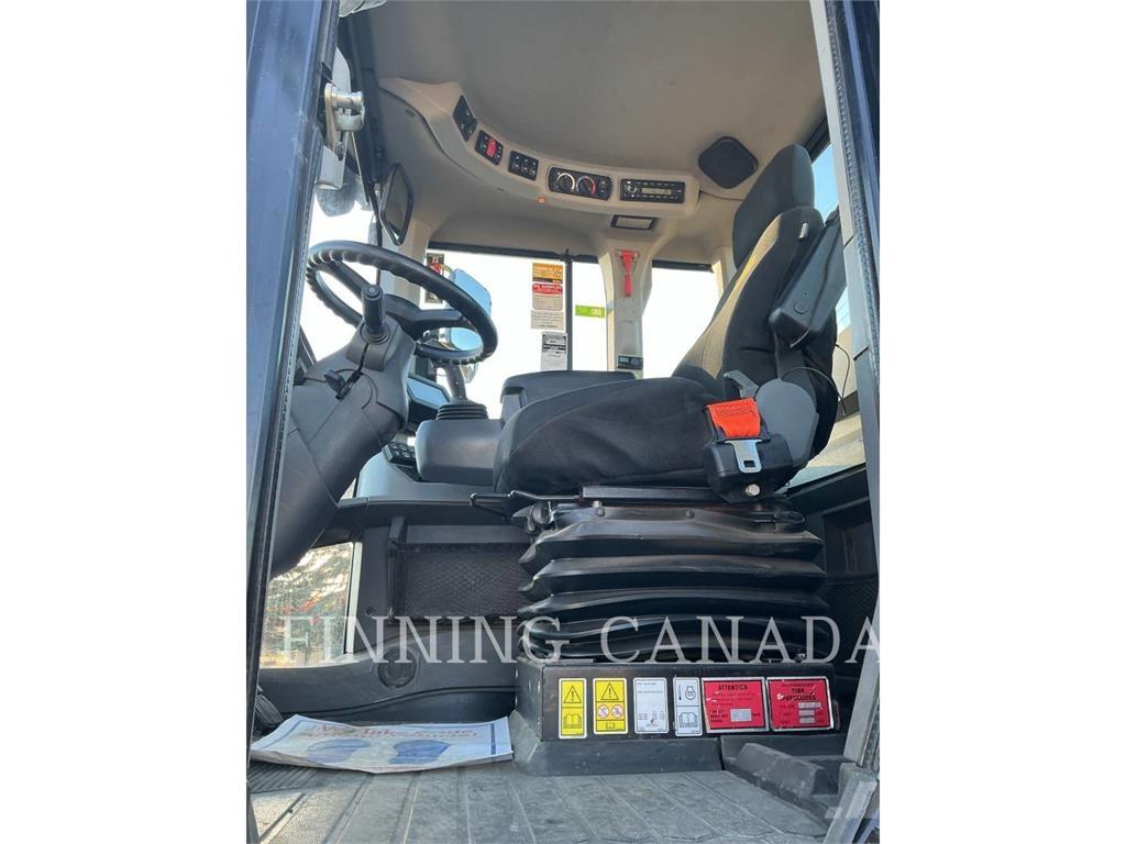 CAT 930M Pale gommate