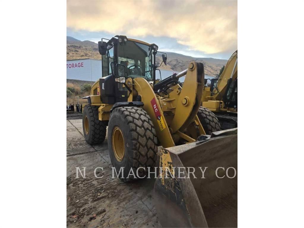 CAT 930M Pale gommate