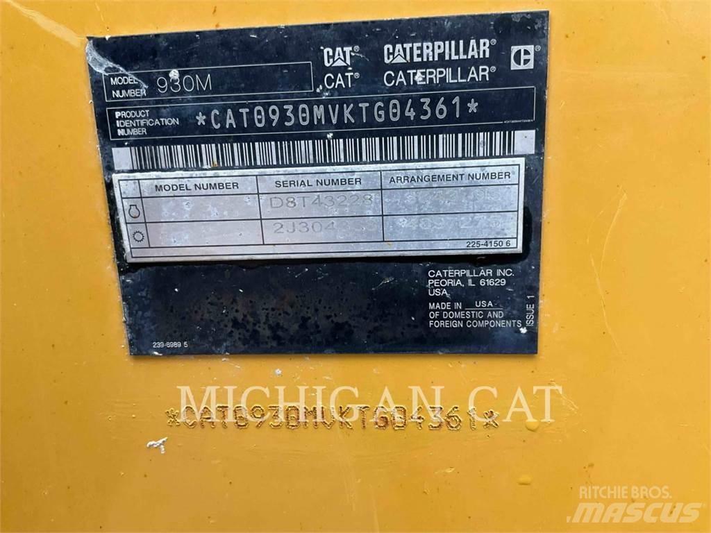 CAT 930M 3RQ Pale gommate