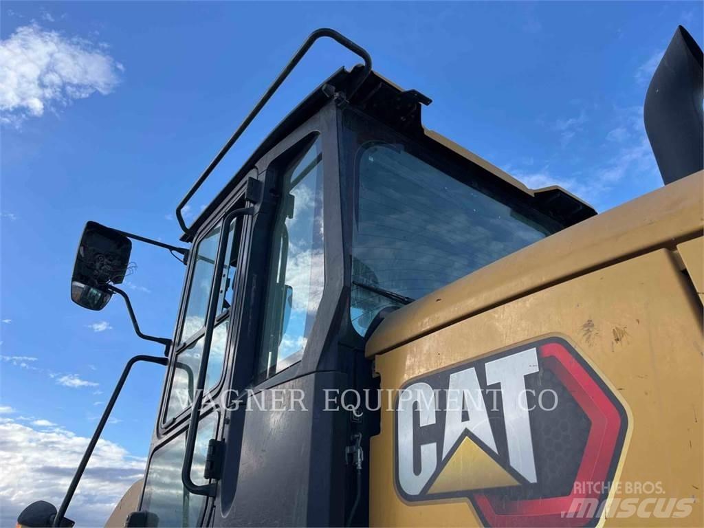 CAT 930M AG HL Pale gommate