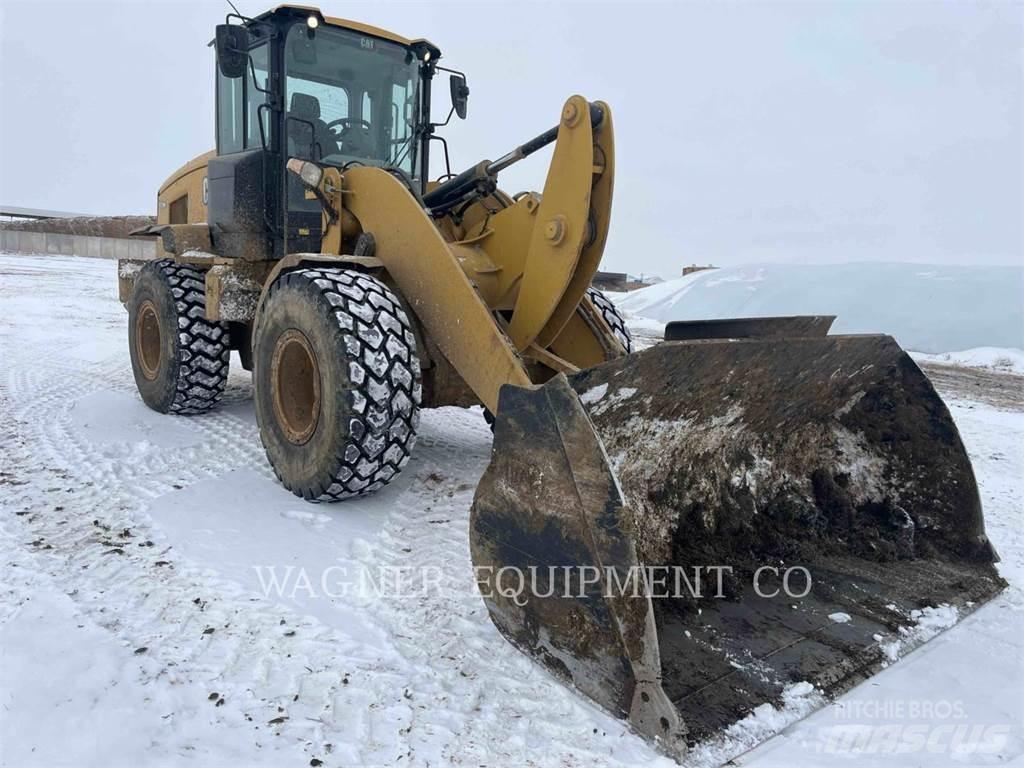 CAT 930M AG HL Pale gommate