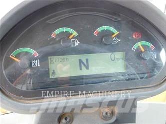 CAT 930M FC Pale gommate