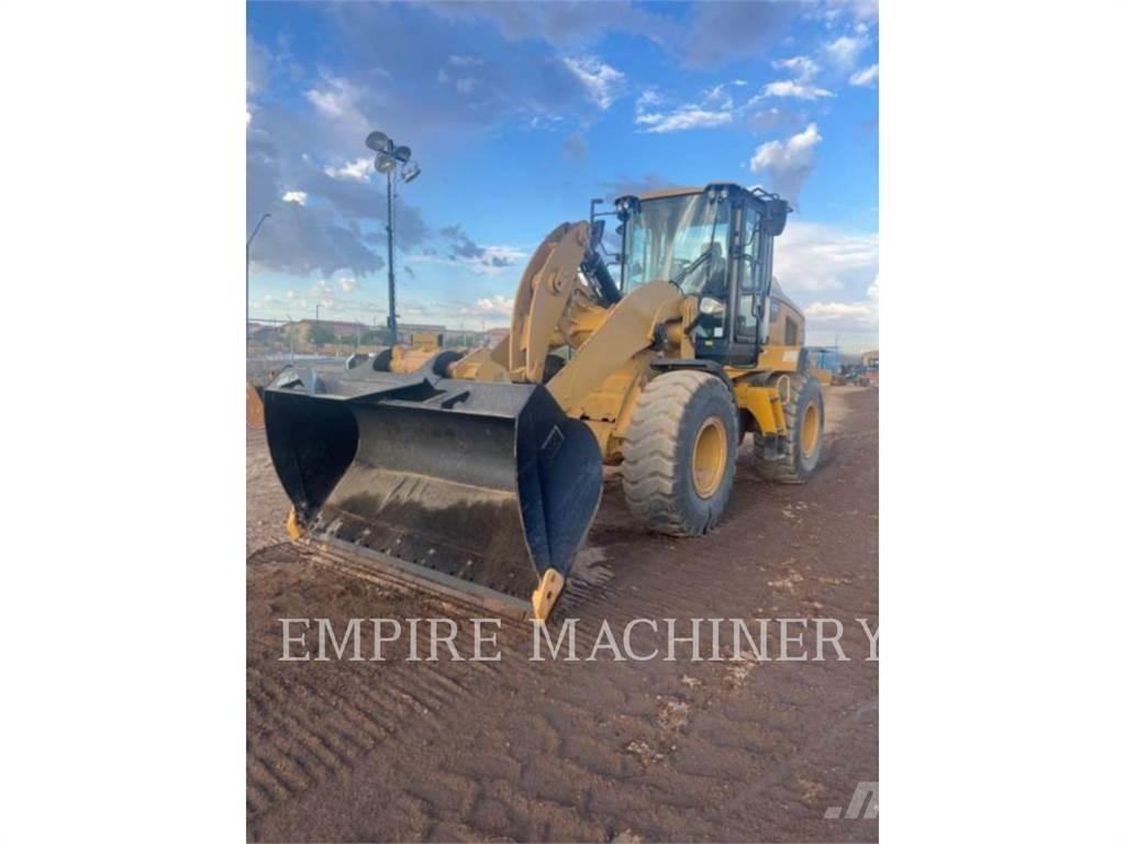 CAT 930M FC Pale gommate