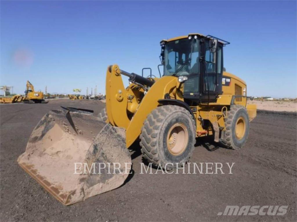 CAT 930M FC Pale gommate