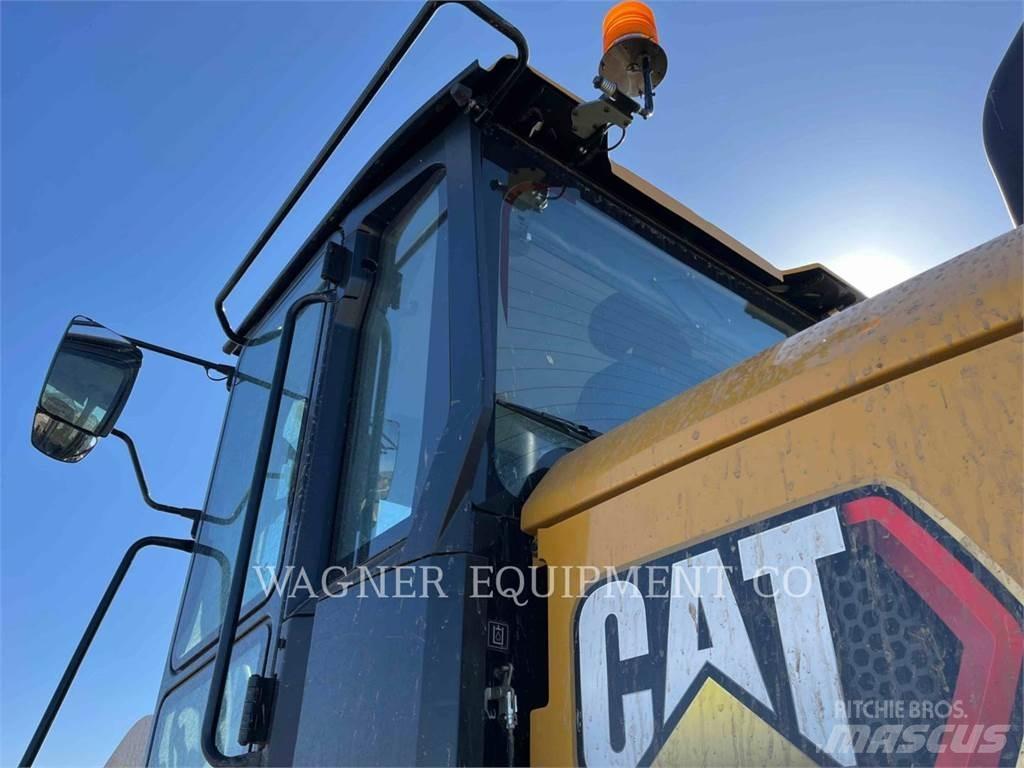 CAT 938 Pale gommate