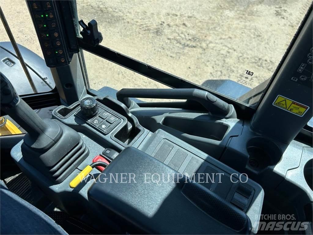 CAT 938 Pale gommate