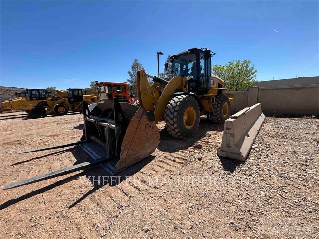 CAT 938 QC Pale gommate