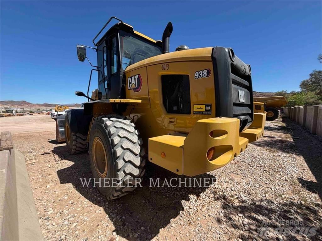 CAT 938 QC Pale gommate