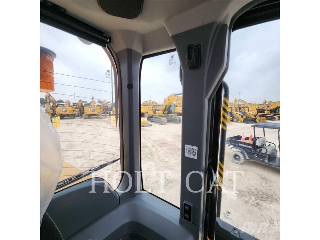 CAT 938 QC Pale gommate