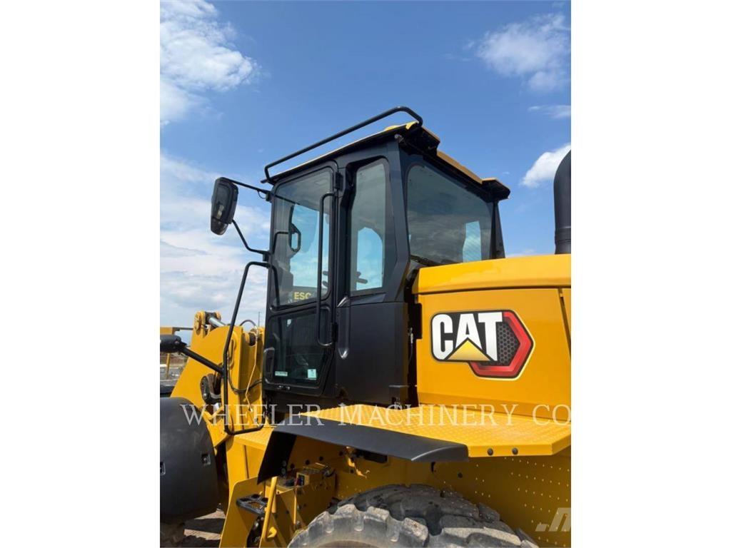 CAT 938 QC Pale gommate