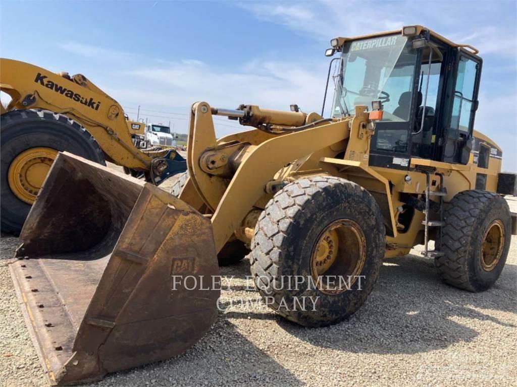CAT 938G Pale gommate