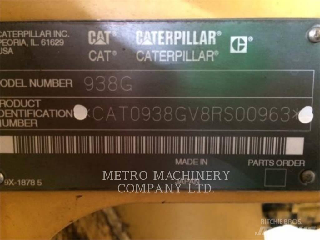 CAT 938G Pale gommate