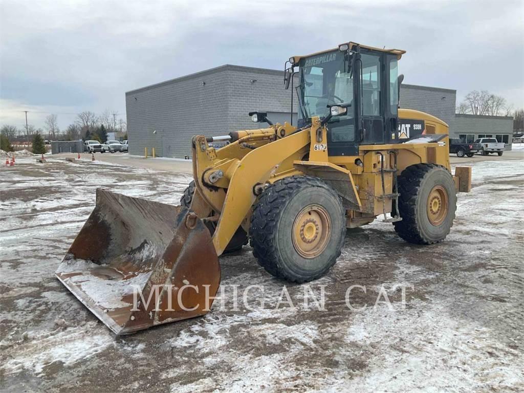 CAT 938H Pale gommate