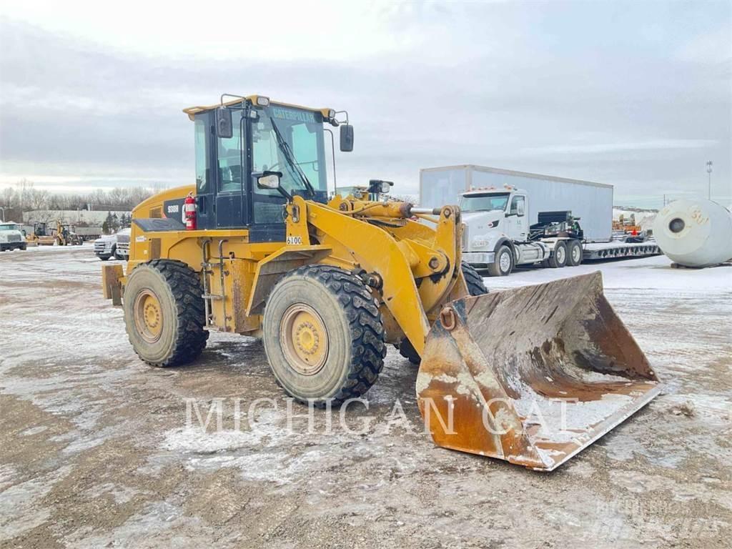 CAT 938H Pale gommate
