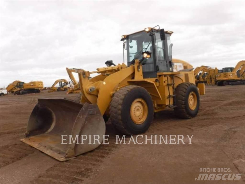 CAT 938H Pale gommate