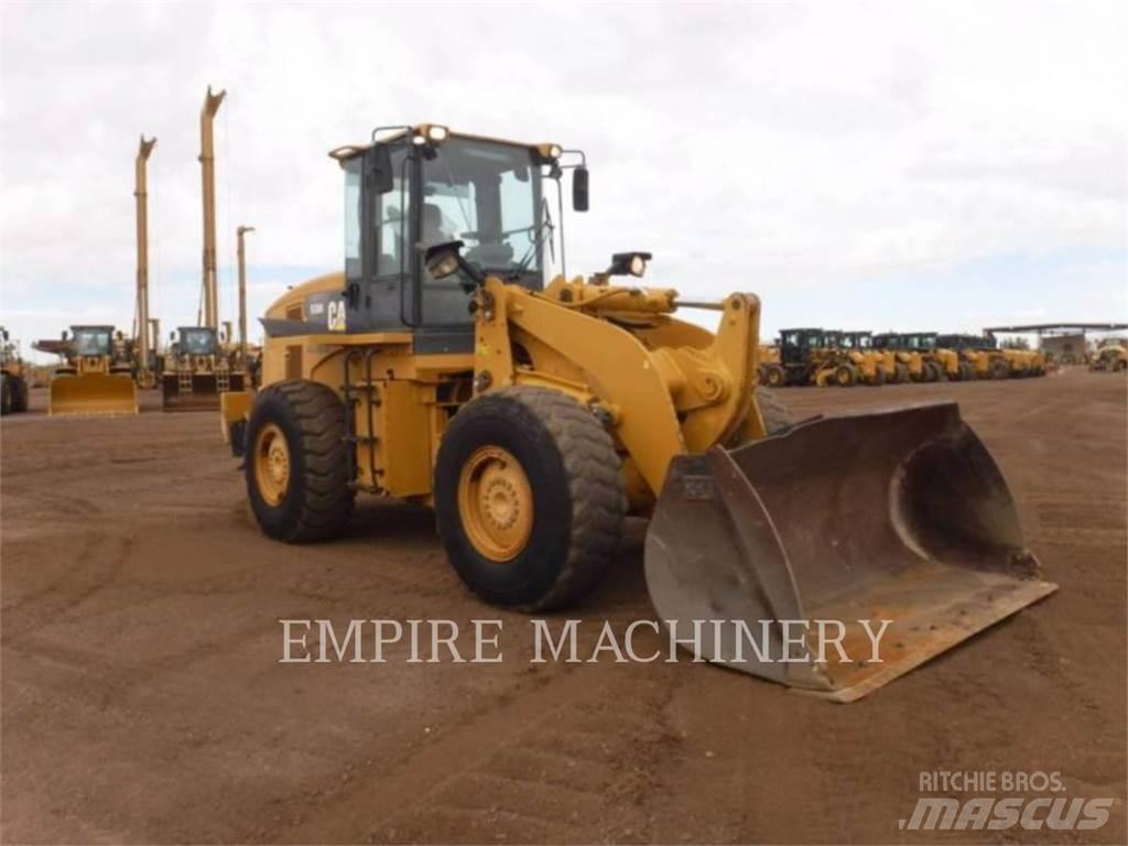CAT 938H Pale gommate