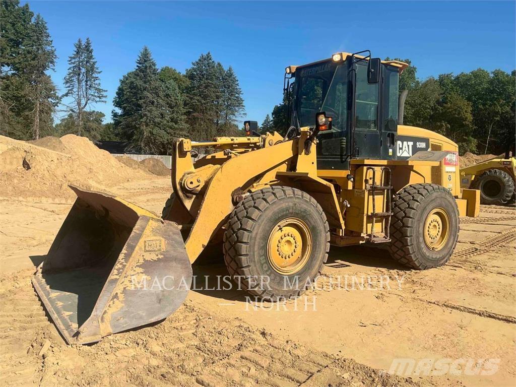 CAT 938H Pale gommate