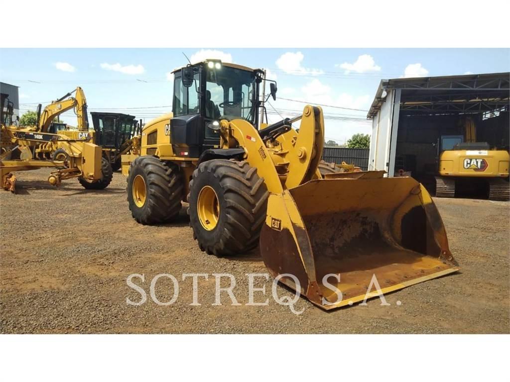 CAT 938K Pale gommate