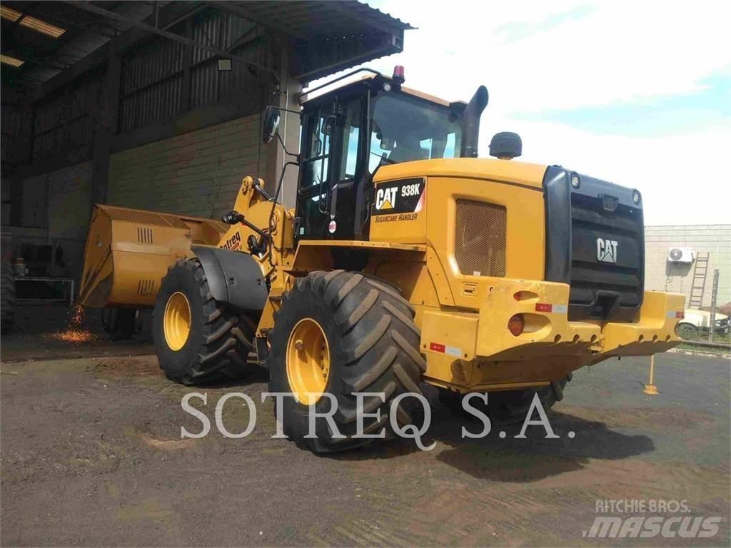 CAT 938K Pale gommate