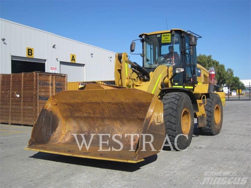 CAT 938K Pale gommate