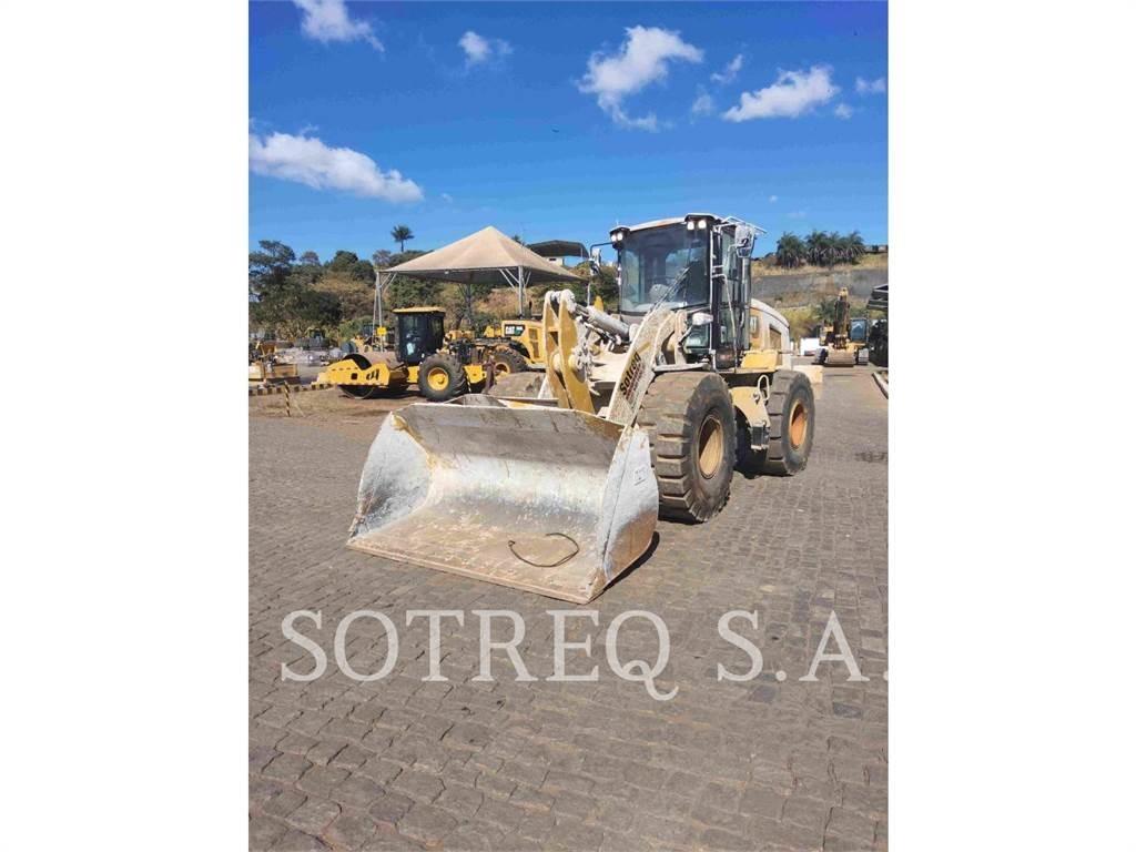 CAT 938K Pale gommate