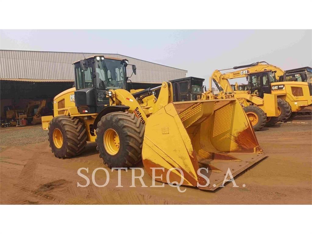CAT 938K Pale gommate