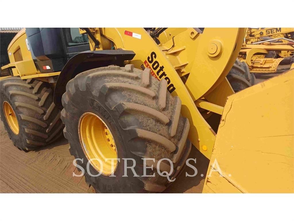 CAT 938K Pale gommate