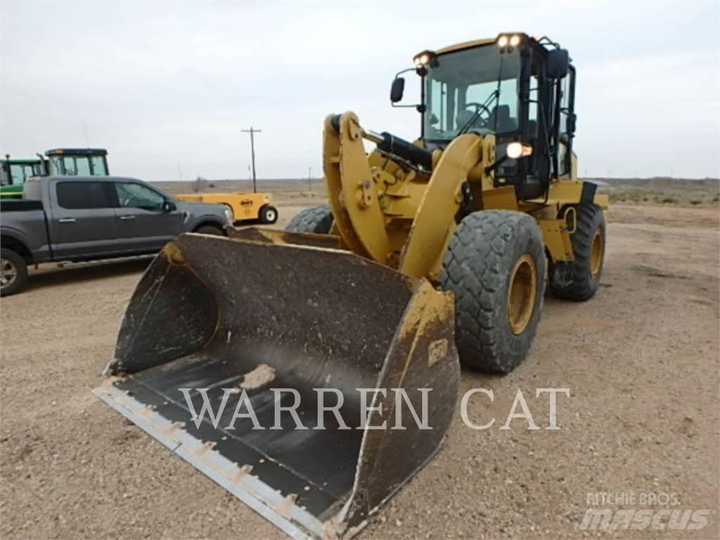 CAT 938K Pale gommate