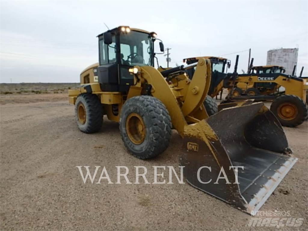 CAT 938K Pale gommate