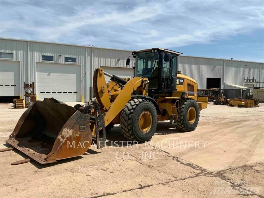 CAT 938K Pale gommate