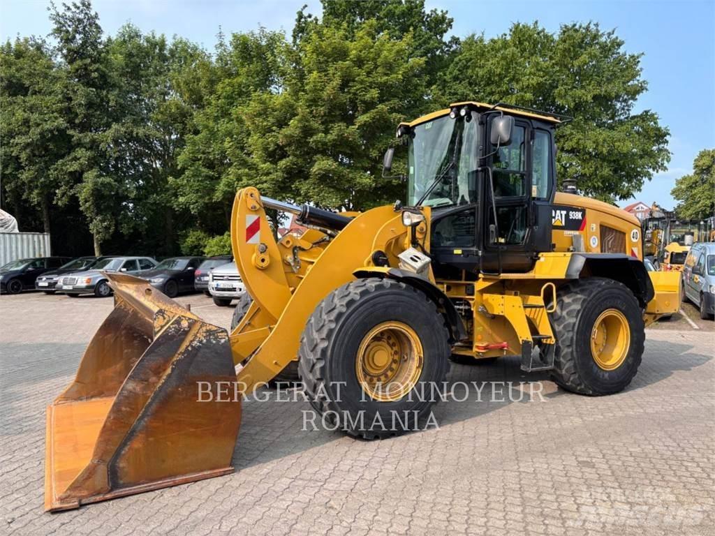 CAT 938K Pale gommate