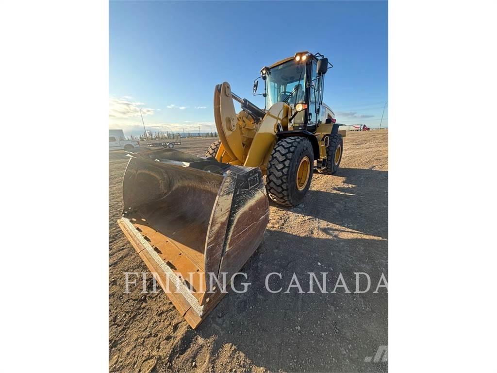 CAT 938K Pale gommate