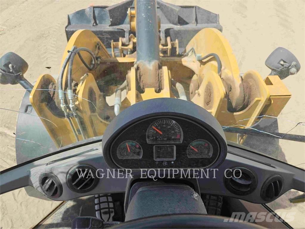 CAT 938K FC Pale gommate