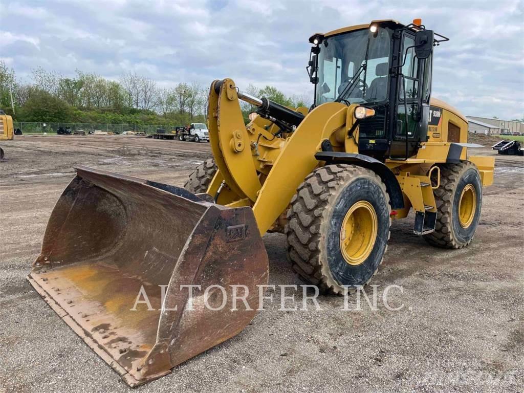 CAT 938M Pale gommate
