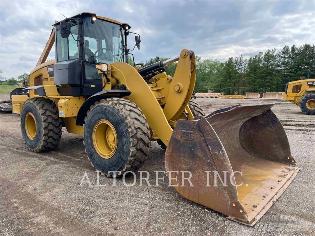 CAT 938M Pale gommate