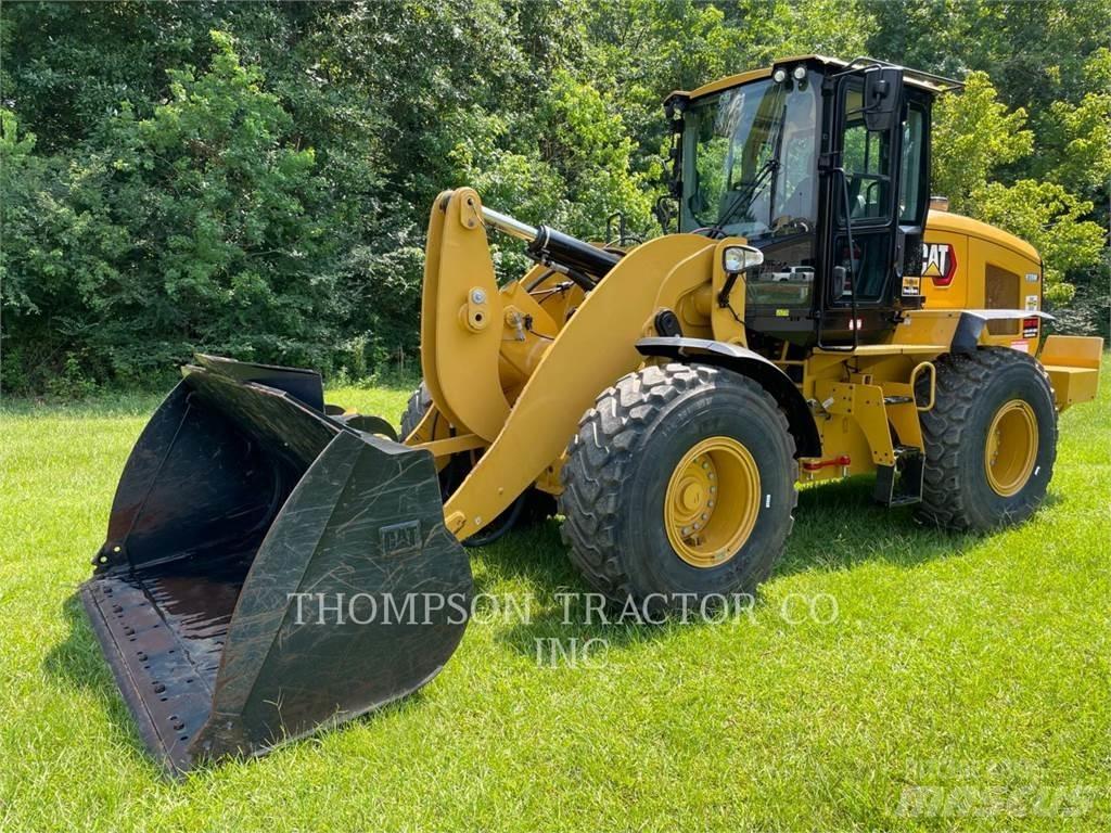 CAT 938M Pale gommate