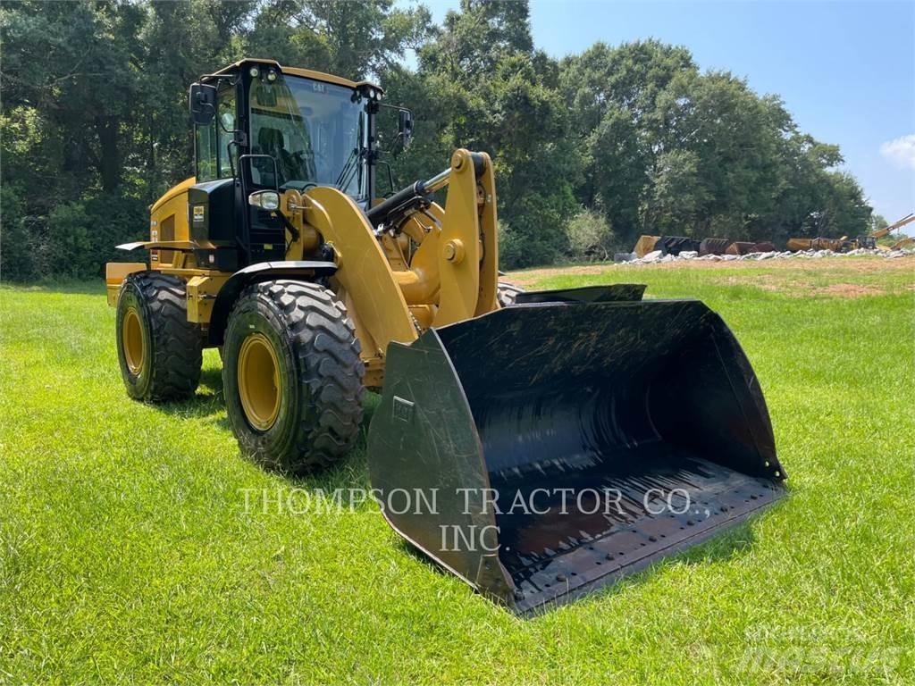 CAT 938M Pale gommate