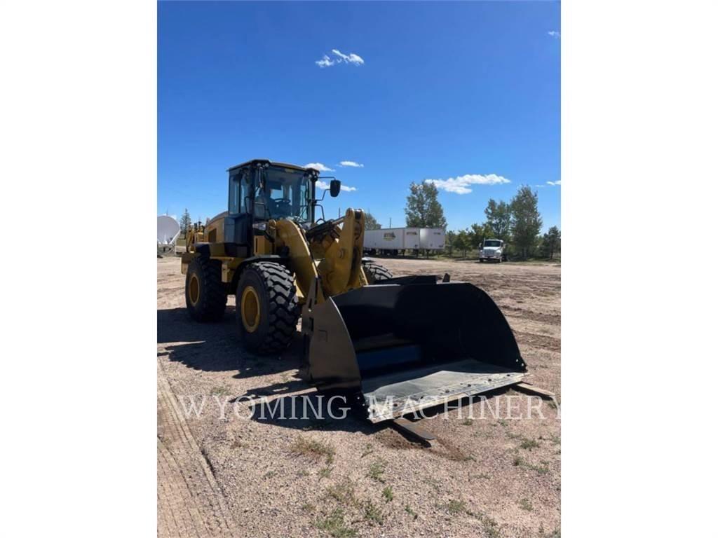 CAT 938M Pale gommate